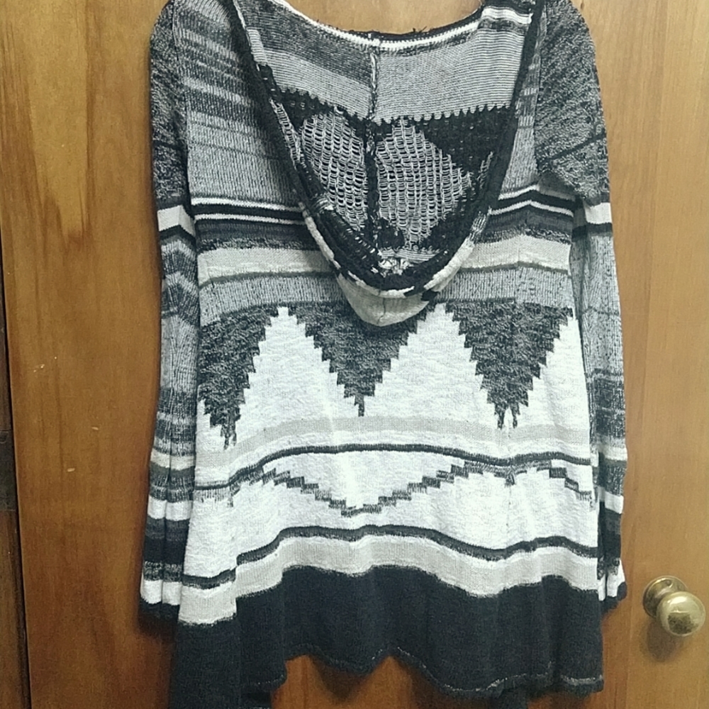 Mudd cardigan size small